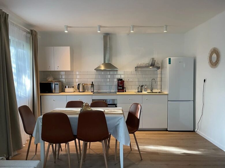 Konyha és étkező – Stég a Nyaraló vendégház, Gyomaendrőd